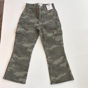 Sonoma 2P High Rise Cargo Cropped Flare Pants - Olive Camo Juniors 2P 2 Petite